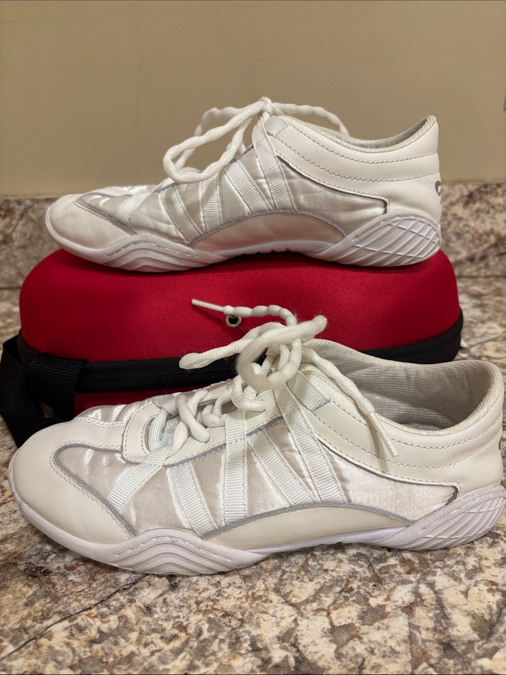 Infinity Evolution Cheer Size 7.5 White and Silver Women's Athletic Sneakers